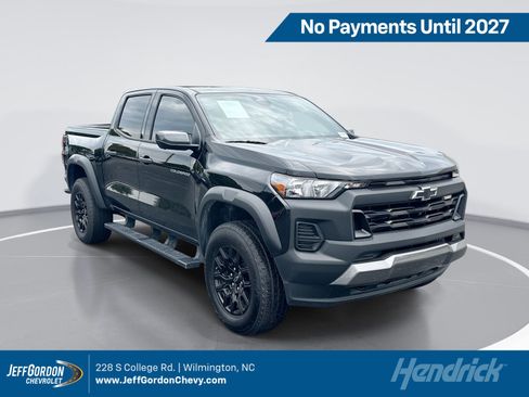 Used 2025 Chevrolet Colorado Trail Boss AWD/4WD image 1