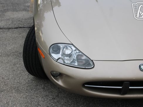 Used 1999 Jaguar XK8 Convertible RWD image 37