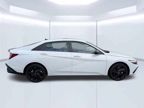 Certified 2026 Hyundai Elantra SEL FWD image 3
