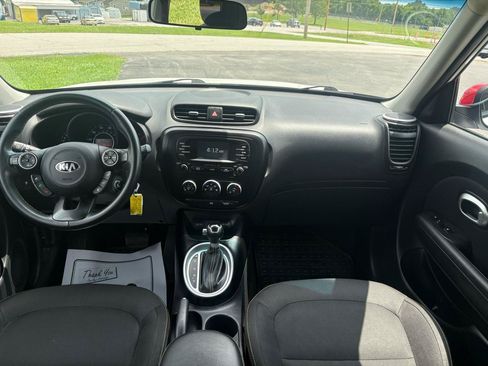 Used 2016 Kia Soul + w/ Designer's Package FWD image 18