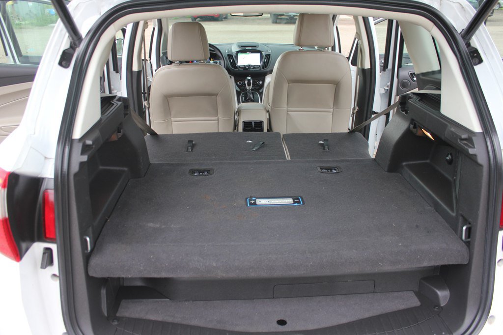 Used 2016 Ford C-MAX Energi SEL w/ Equipment Group 302A FWD image 40