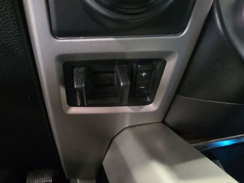 Used 2019 Ford F150 Lariat w/ Equipment Group 502A Luxury AWD/4WD image 26