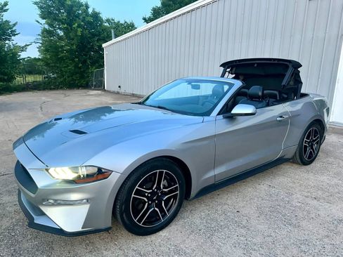 Used 2020 Ford Mustang Premium RWD image 2
