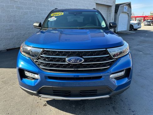 Certified 2021 Ford Explorer XLT w/ Equipment Group 202A image 4
