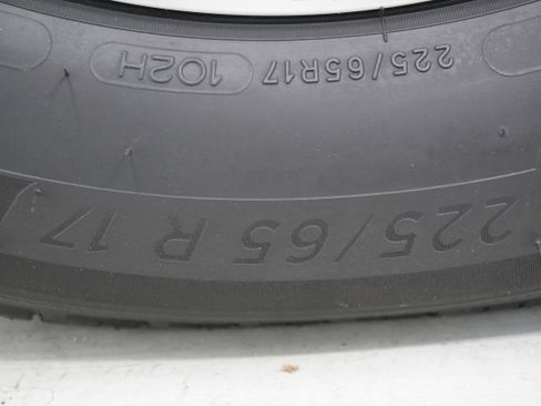 Used 2018 Toyota RAV4 XLE w/ Plus Extra Value Package image 25