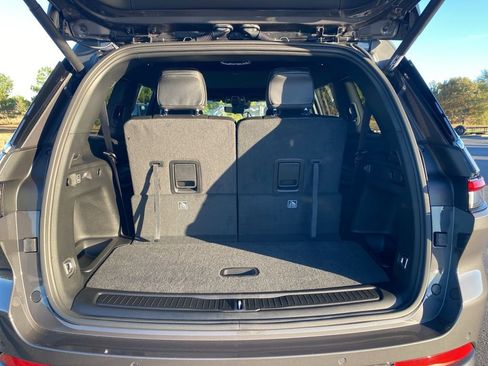 New 2025 Jeep Grand Cherokee L Limited w/ Luxury Tech Group II image 37