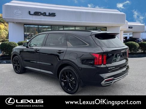 Used 2023 Kia Sorento SX image 3