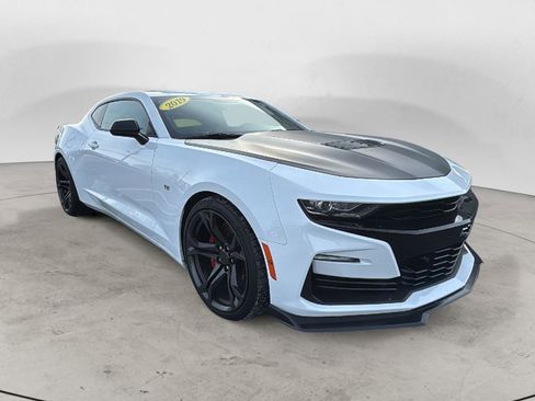 Certified 2019 Chevrolet Camaro SS image 1