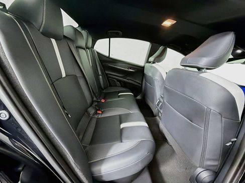 Used 2025 Toyota Camry SE w/ Convenience Package FWD image 31