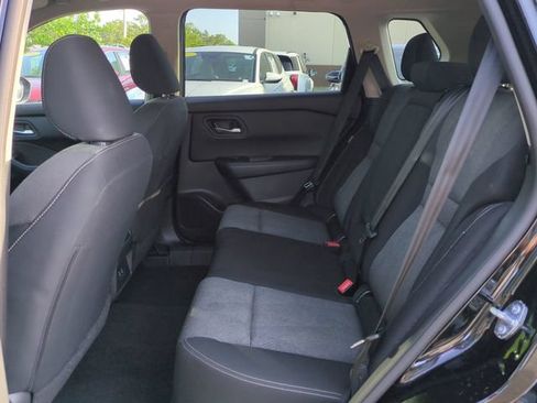 Used 2025 Nissan Rogue SV AWD/4WD image 13