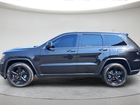 Used 2013 Jeep Grand Cherokee Altitude AWD/4WD image 6