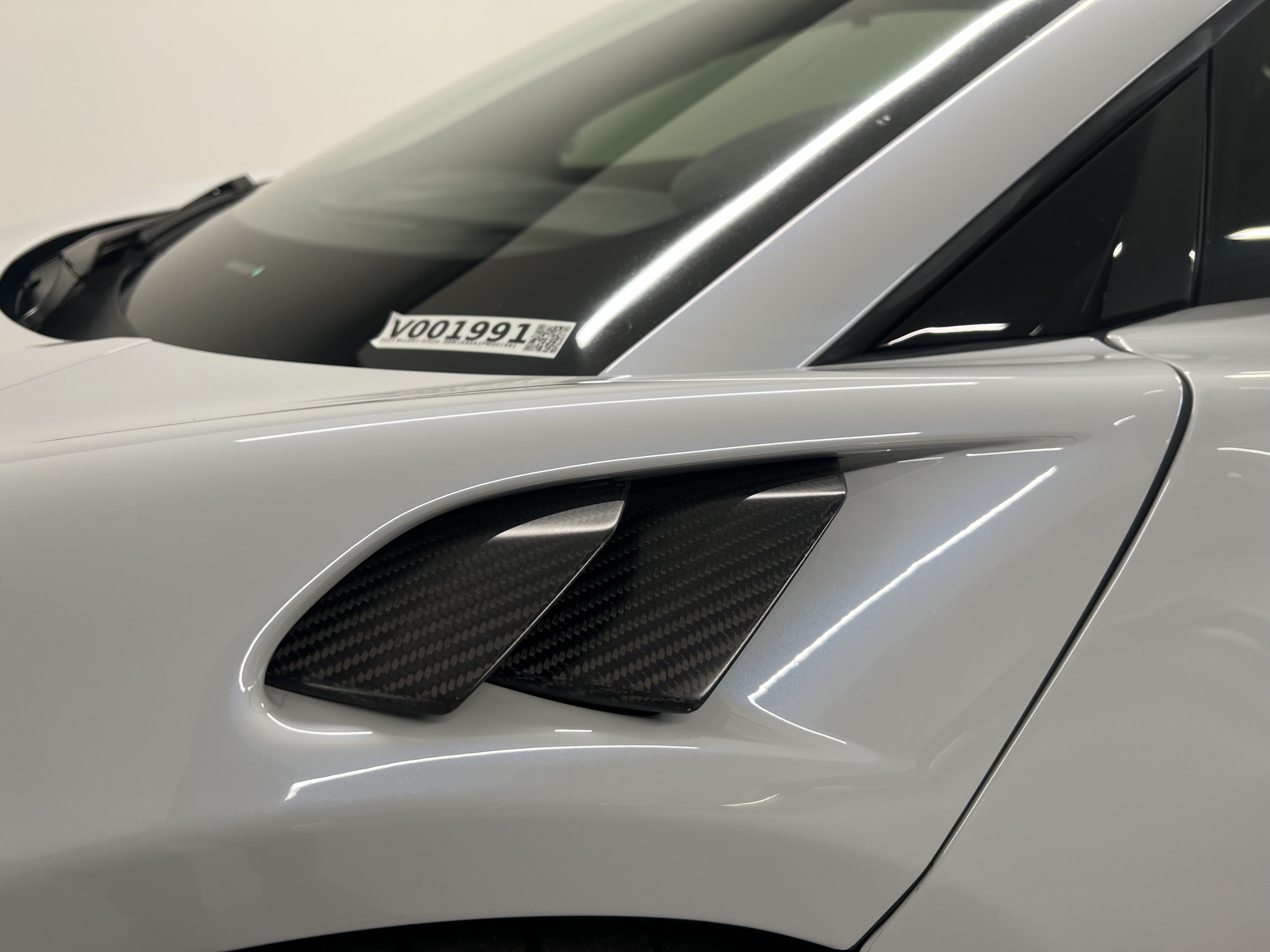 Used 2023 McLaren Artura RWD image 30