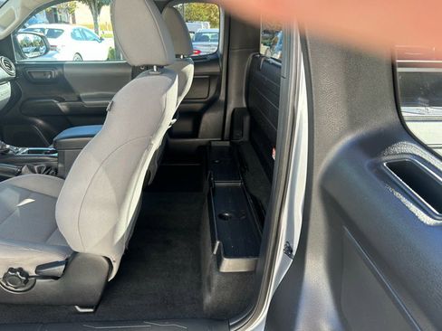 Used 2019 Toyota Tacoma SR image 28