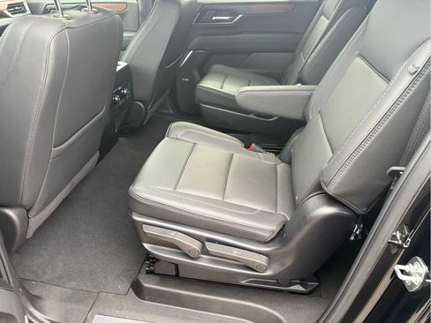 Used 2025 GMC Yukon XL Denali AWD/4WD image 19