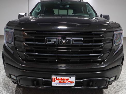 Used 2023 GMC Sierra 1500 Elevation w/ Preferred Package image 5