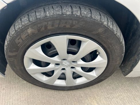 Used 2022 Toyota Corolla LE image 22