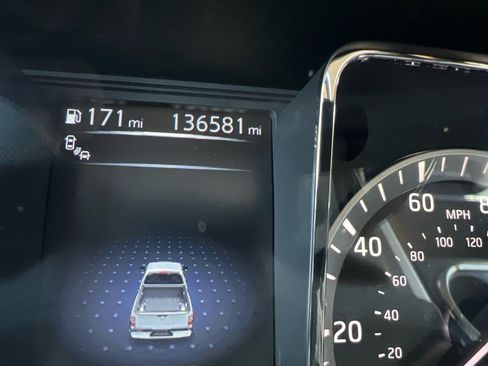 Used 2017 Nissan Titan PRO-4X w/ Pro-4x Convenience Package image 28