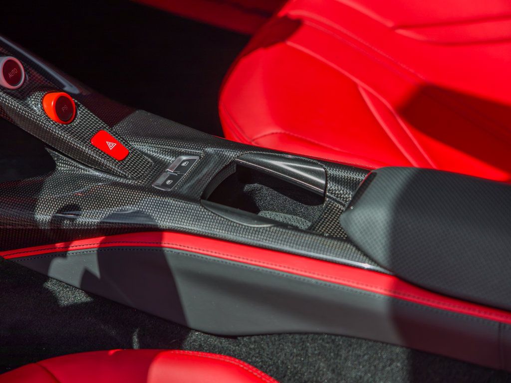 Used 2019 Ferrari 812 Superfast RWD image 14