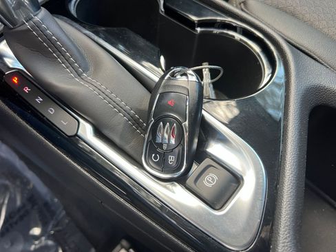 Used 2025 Buick Encore GX Preferred image 18