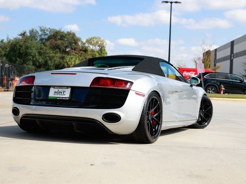 Used 2011 Audi R8 V10 image 28