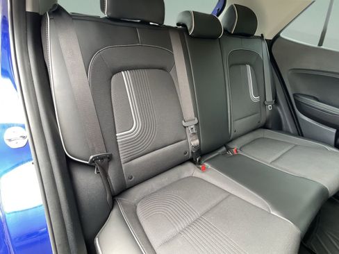 Certified 2023 Hyundai Venue Limited FWD image 18
