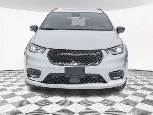 New 2026 Chrysler Pacifica Limited w/ S Appearance Package AWD/4WD image 10