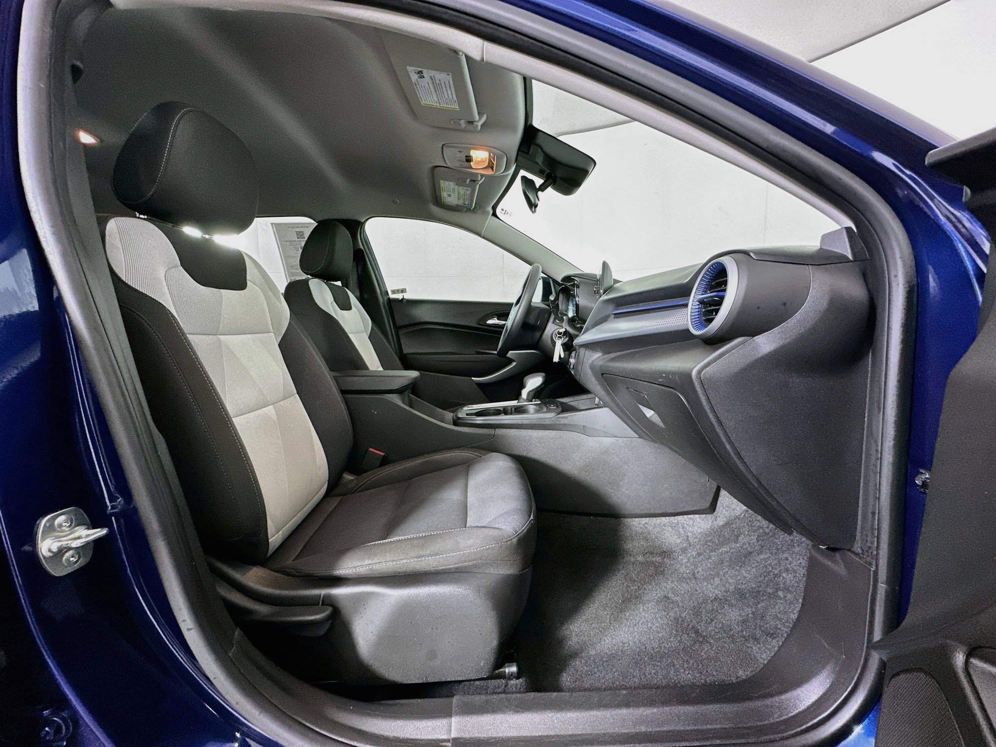 Used 2024 Chevrolet Trax LS w/ LS Convenience Package FWD image 30
