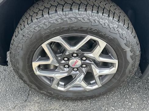 New 2026 GMC Sierra 1500 SLT AWD/4WD image 18