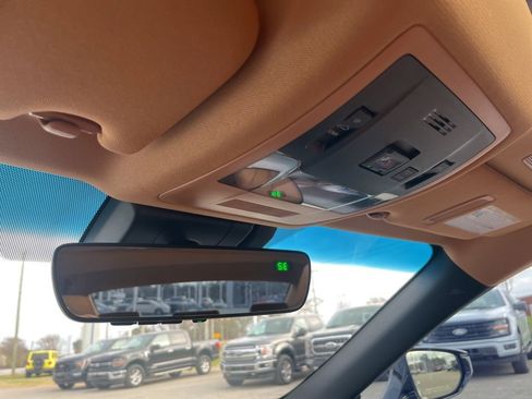 Used 2024 Lexus ES 350 w/ Premium Package image 11