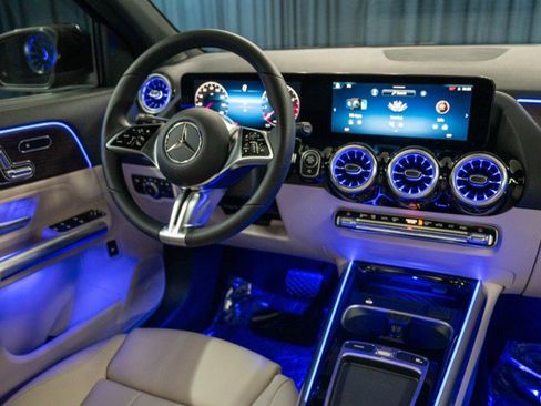 New 2026 Mercedes-Benz GLA 250 image 16