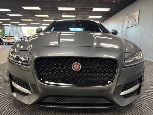 Used 2016 Jaguar XF R-Sport image 3