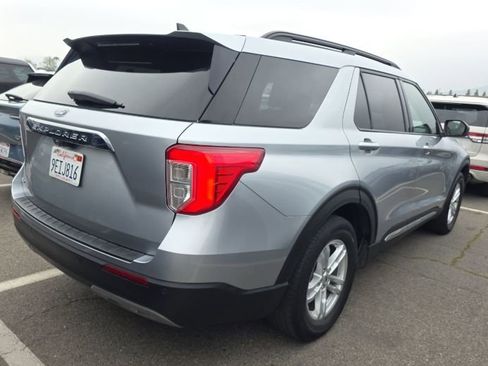 Used 2022 Ford Explorer XLT w/ Equipment Group 202A image 2