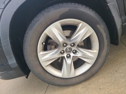 Used 2016 Toyota Highlander Limited image 12