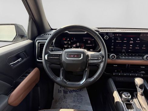 Used 2025 GMC Canyon AT4 AWD/4WD image 14