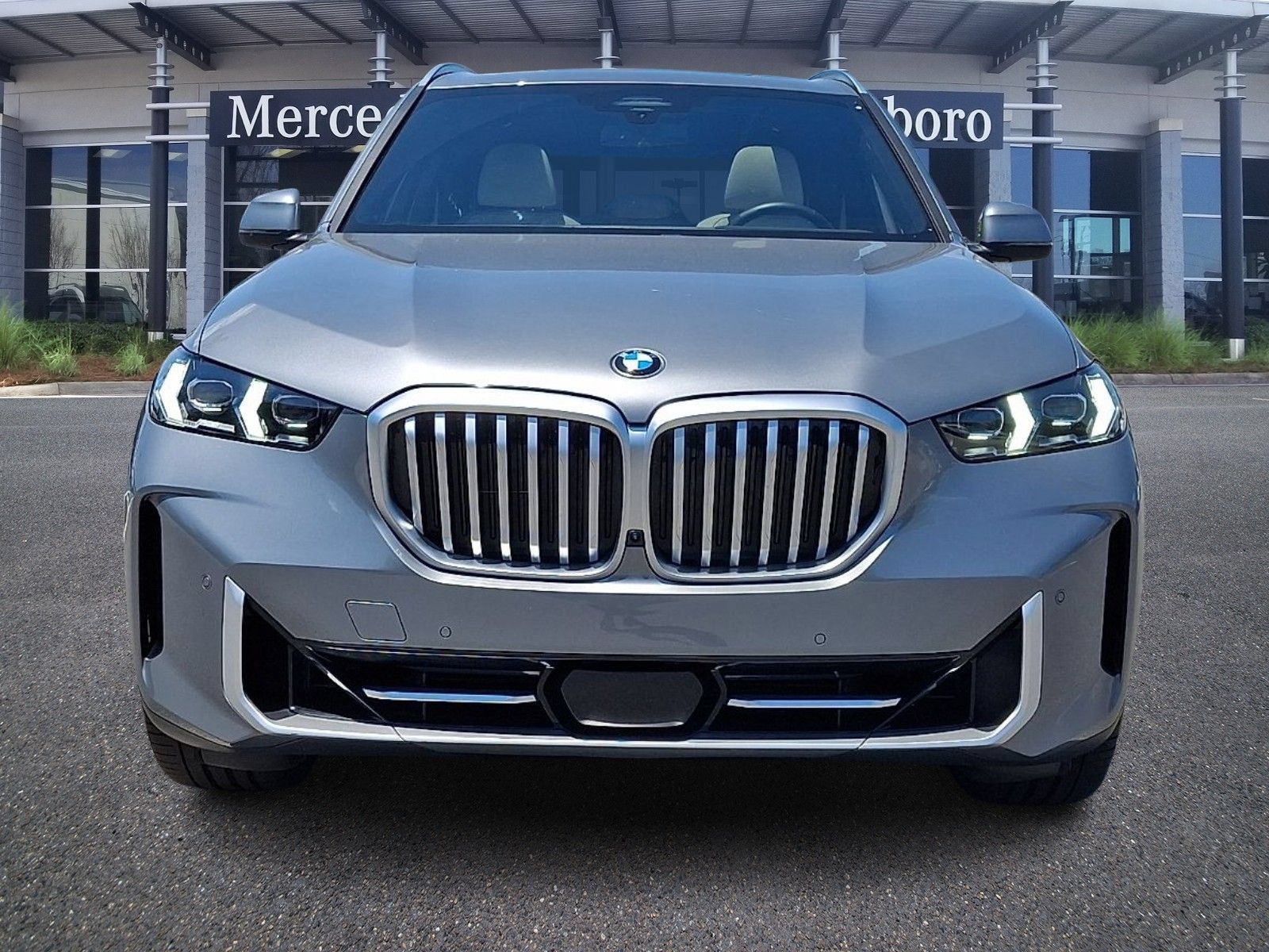 Used 2024 BMW X5 xDrive40i w/ Premium Package AWD/4WD image 2