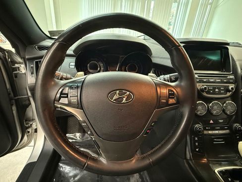 Used 2013 Hyundai Genesis 3.8 image 22