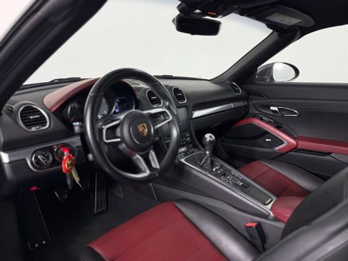 Used 2017 Porsche 718 Boxster S RWD image 4