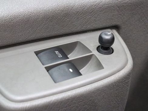 Used 2023 Chevrolet Express 2500 w/ Driver Convenience Package image 16