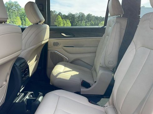 New 2026 Jeep Grand Cherokee L Limited w/ Luxury Tech Group II AWD/4WD image 26