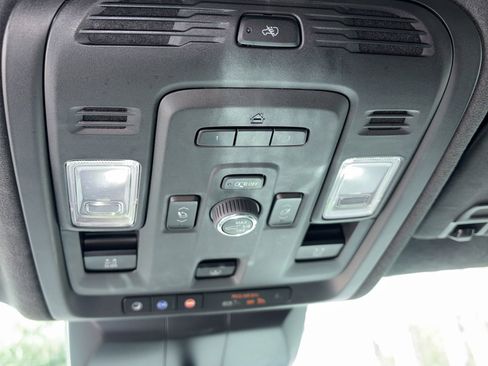 Used 2023 Cadillac Escalade Sport Platinum AWD/4WD image 16