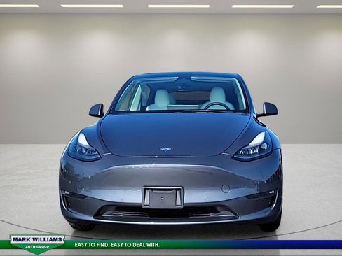 Used 2022 Tesla Model Y Long Range AWD/4WD image 9