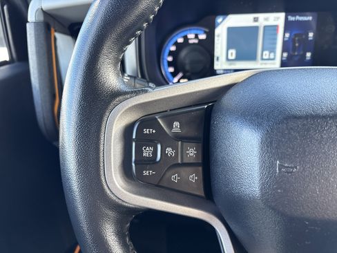 Used 2023 Ford Bronco Badlands image 18