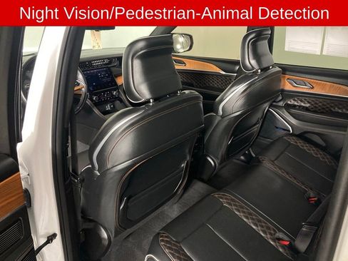 Used 2022 Jeep Grand Cherokee Summit image 16