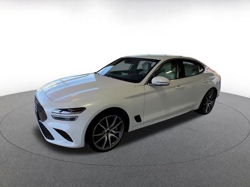 Used 2025 Genesis G70 2.5T image 7