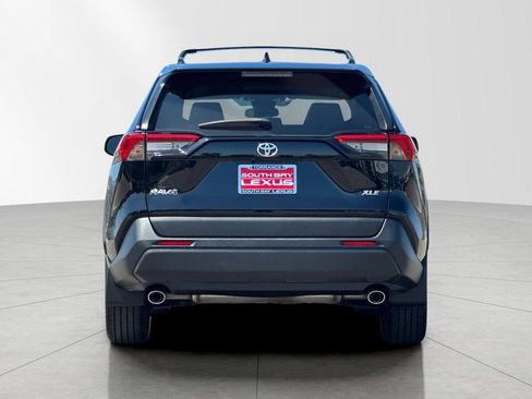 Used 2021 Toyota RAV4 XLE Premium FWD image 5