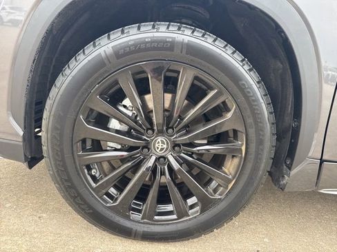 Certified 2025 Toyota Highlander XSE image 6