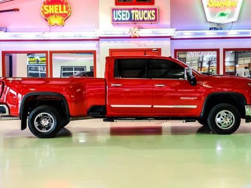 Used 2024 Chevrolet Silverado 3500 LTZ w/ LTZ Convenience Package AWD/4WD image 11