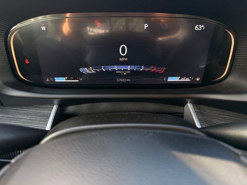 Certified 2024 Jeep Wagoneer Series II w/ Flexible Seating Group image 11