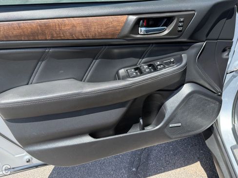 Used 2018 Subaru Outback 2.5i Limited AWD/4WD image 16