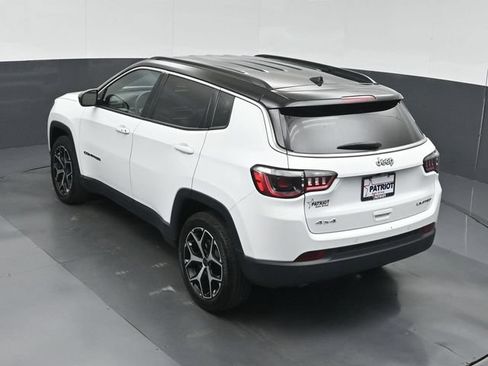 Used 2025 Jeep Compass Limited AWD/4WD image 41